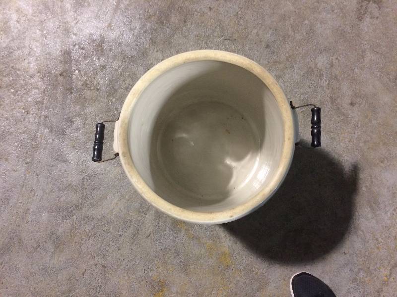 lot 4 image: 8 Gallon Red Wing Crock