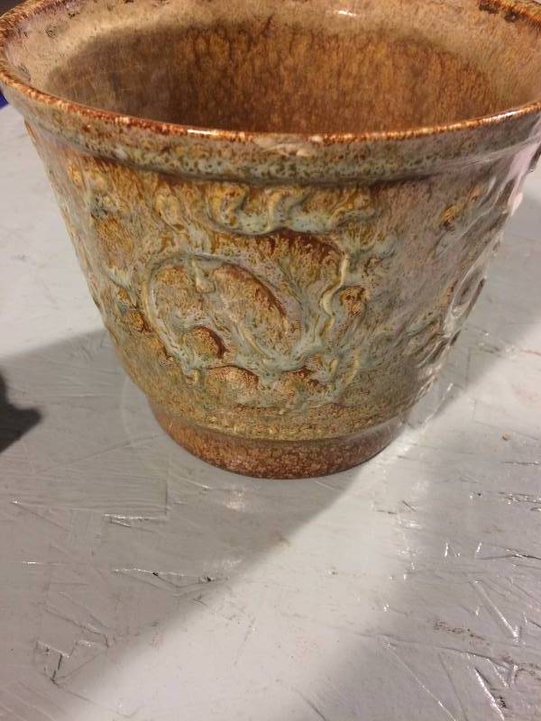 lot 6 image: Haeger Pot No. 1
