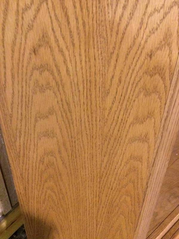 lot 28 image: Corner TV Stand