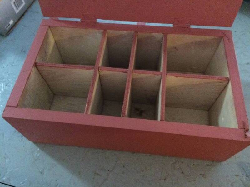 lot 48 image: small wooden box