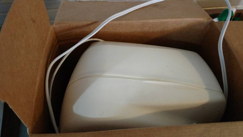 lot 63 image: Vicks cool mist vaporizer