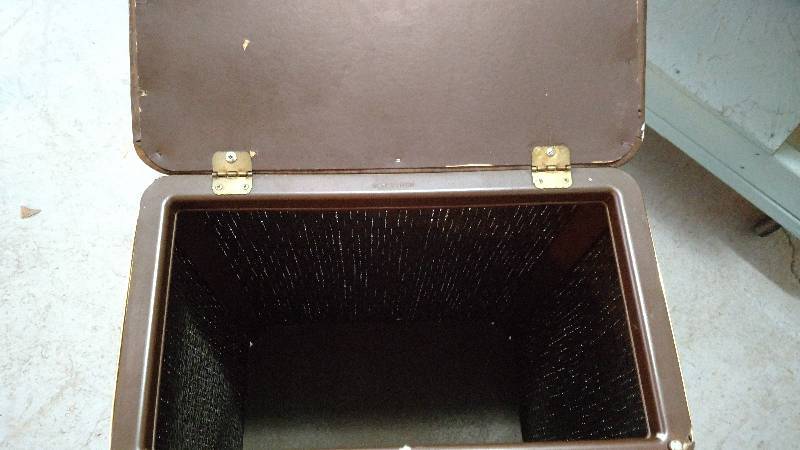 lot 64 image: Hamper