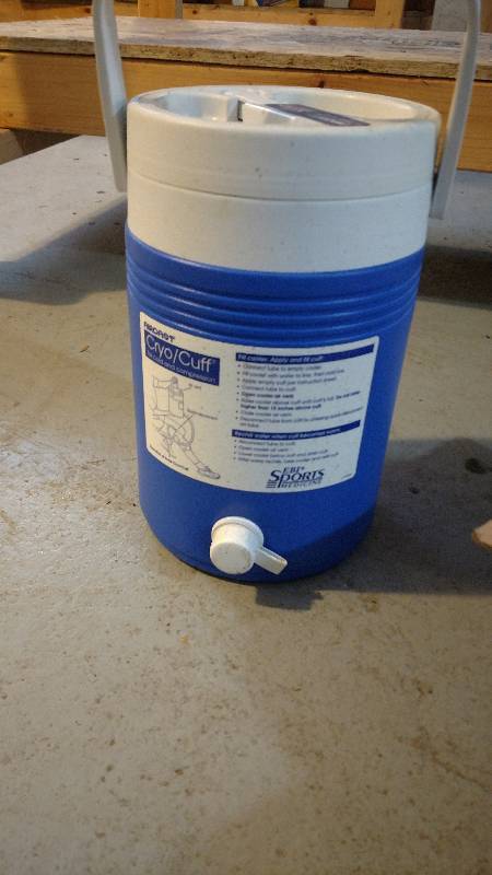 lot 76 image: misc. thermos items