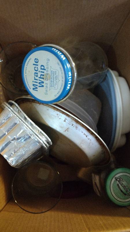 lot 90 image: misc kitchen items