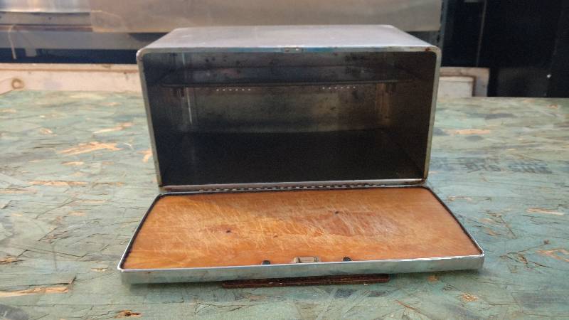 lot 105 image: bread box with cutting board
