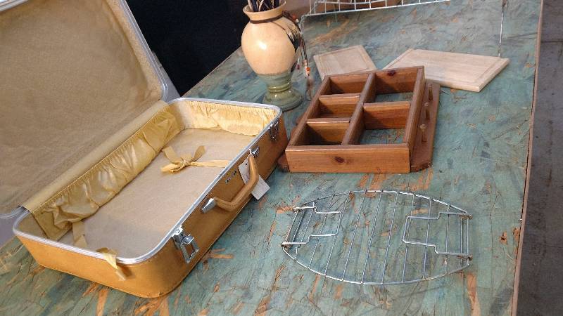 lot 118 image: misc items