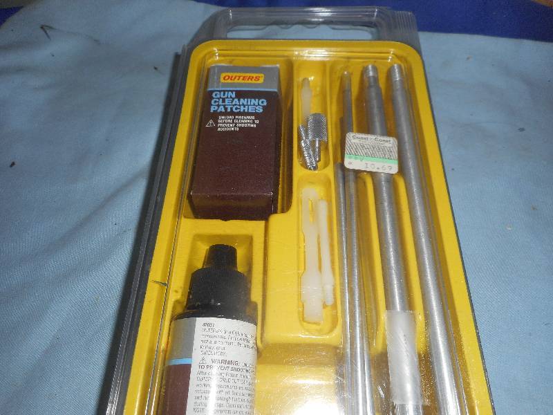 UNIVERSAL GUN CLEANING KIT