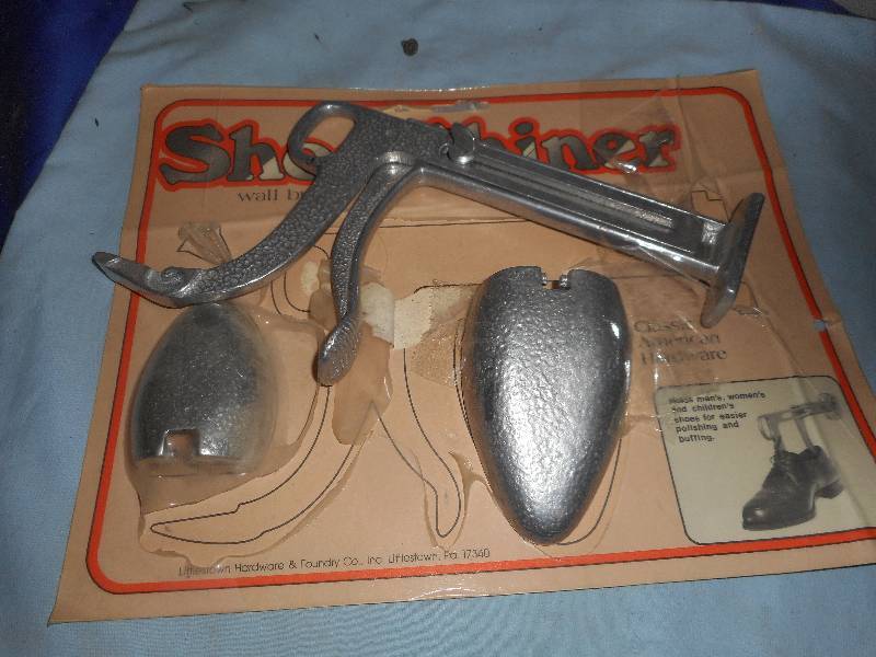 VINTAGE SHOE SHINER KIT