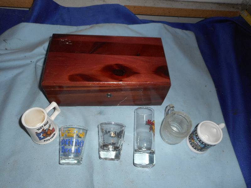 VINTAGE WOODEN BOX AND SHOT GLASSES