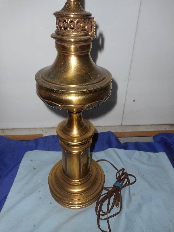 ANTIQUE BRASS LIGHT