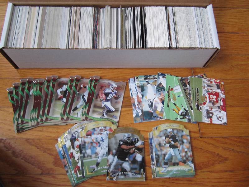 Box of mixed football cards...