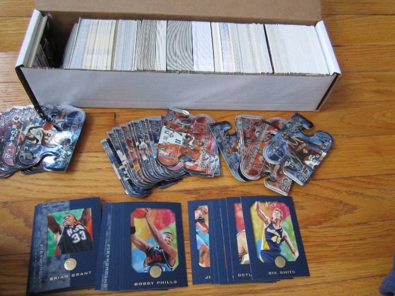 Box of mixed basketball cards...