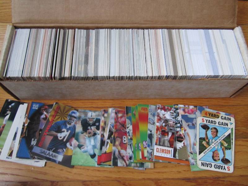 Box of mixed football cards...