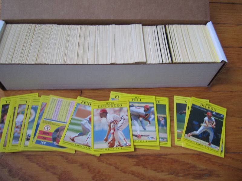 Box of 1991 Fleer baseball cards...