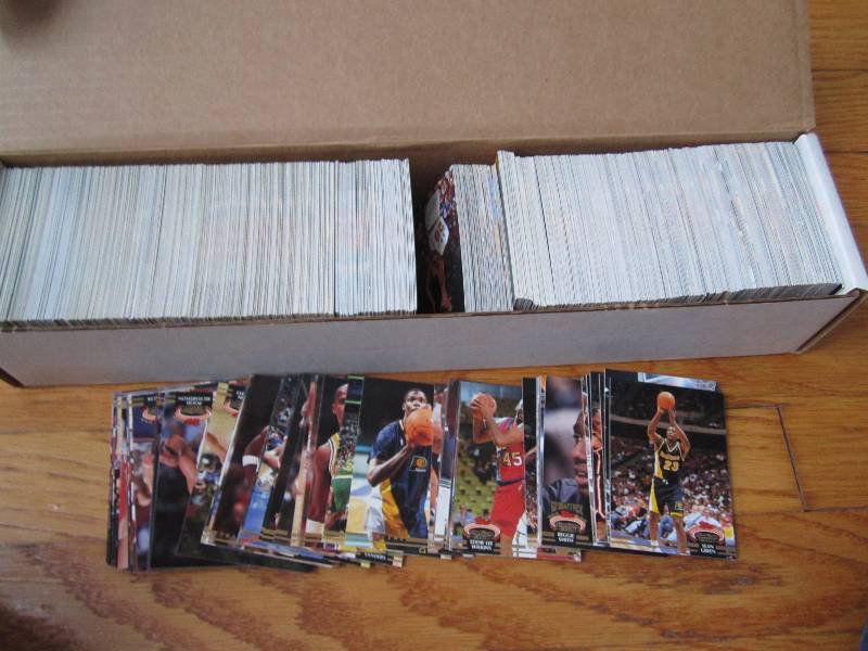 Box of 1992-93 Topps Stadium club b...