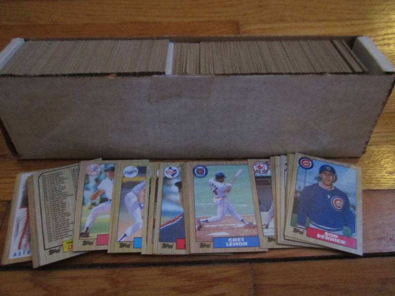 Box of 1987 Topps baseball cards...