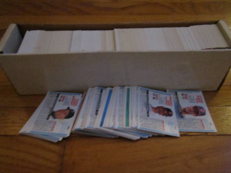 Box of 1992 Don russ baseball cards...