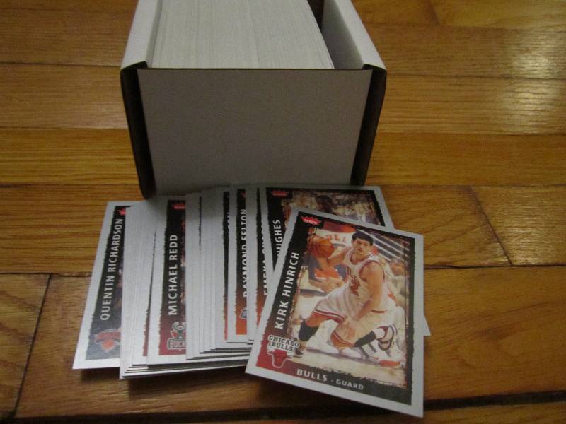 Box of 2008-09 Fleer basketball car...
