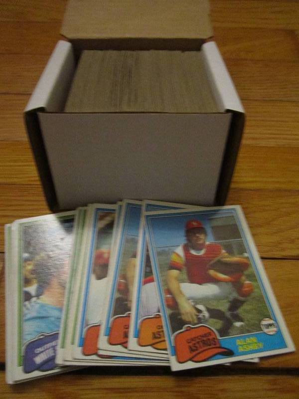 Box of 1981 Topps baseball cards...
