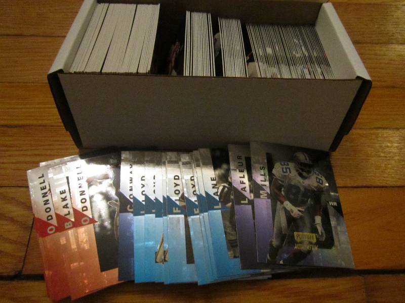 Box of 1998 playoff Momentium Footb...