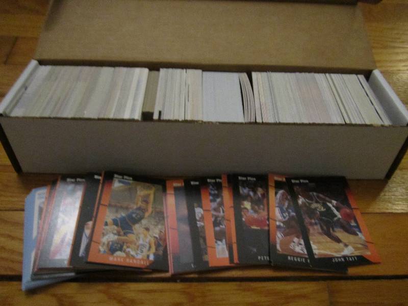 Box of mixed basketball cards...