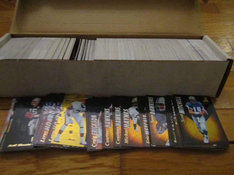 Box of 1994-97 Pinnacle Football ca...