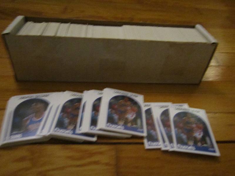 Box of 1989-90 NBA Hoops Basketball...