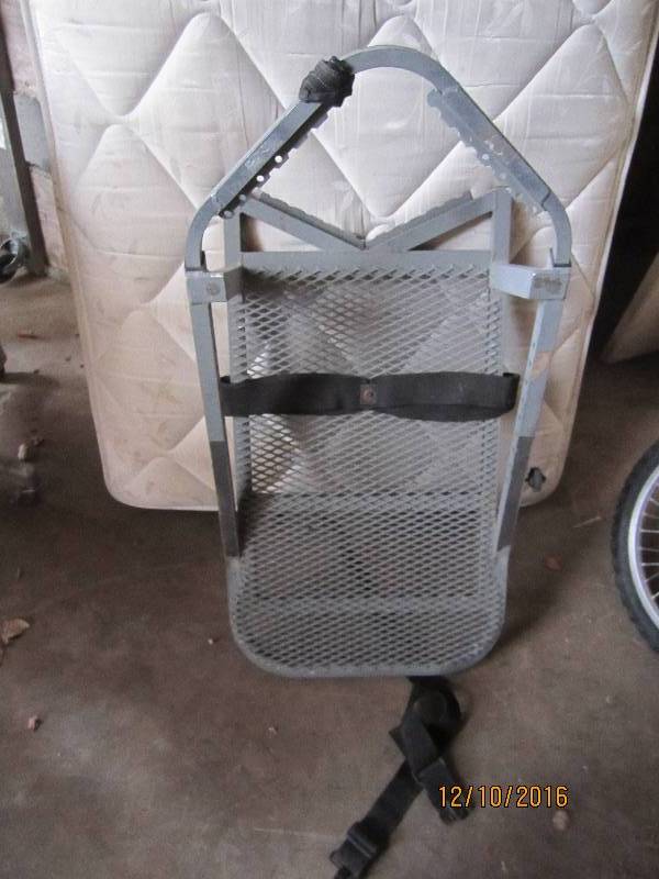 lot 13 image: Metal Frame with straps...