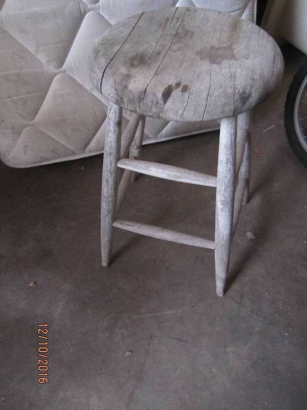lot 18 image: Vintage wood stool...