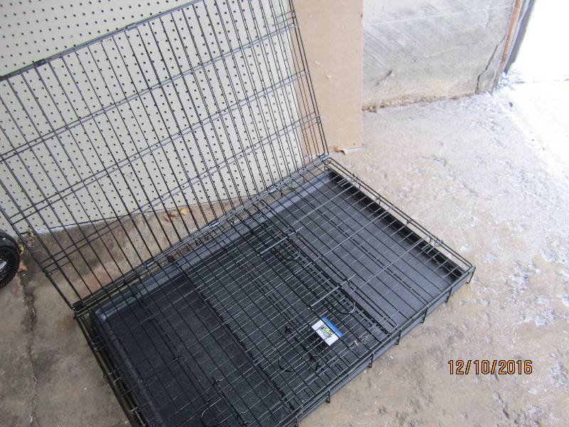 lot 28 image: New Medium size Pet Lodge kennel...