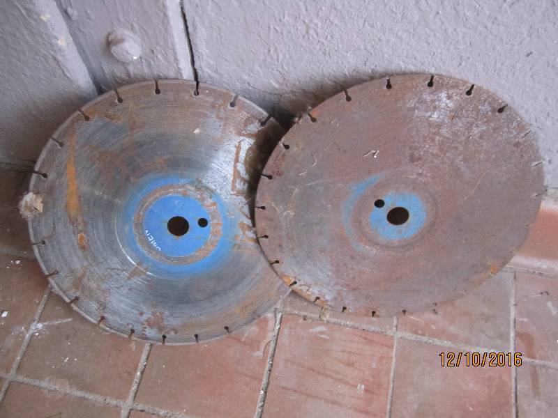 lot 41 image: 2 13 saw blades...