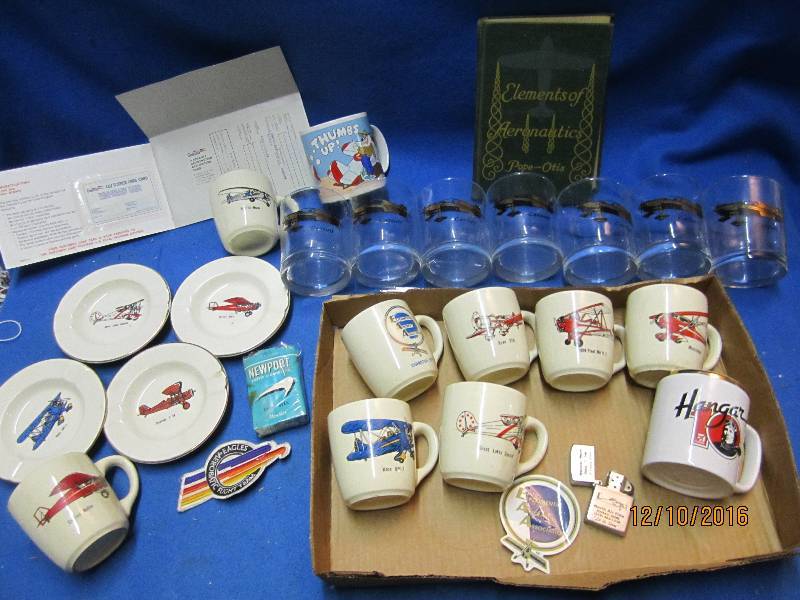 lot 5 image: Lot of vintage airplane glassware a...