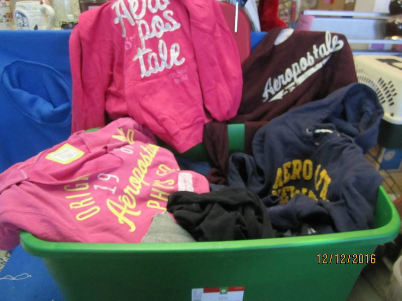 lot 69 image: Large plastic tote of Aeropostale c...
