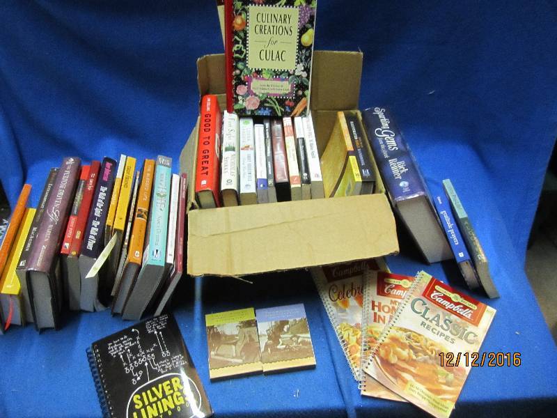 lot 89 image: Lot of books, look new...