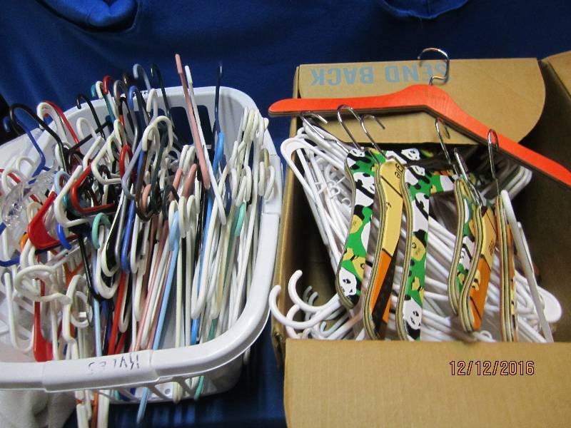lot 90 image: Lot of hangers...