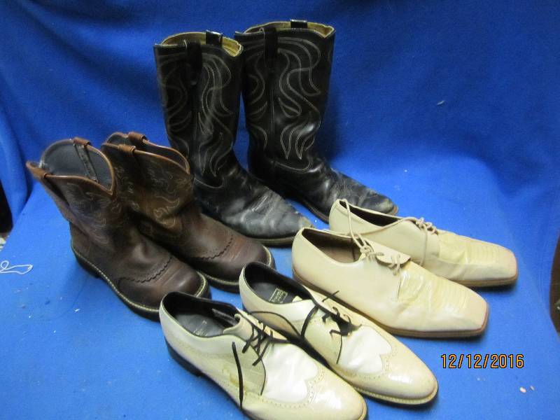 lot 98 image: Leather boots size 9 and 11 Stacy A...