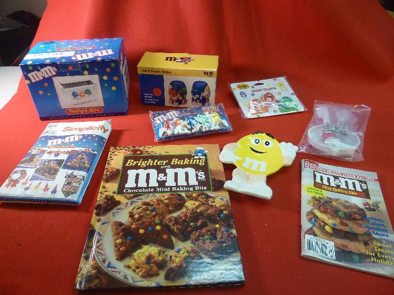 M&M Collectibles - Kitchen