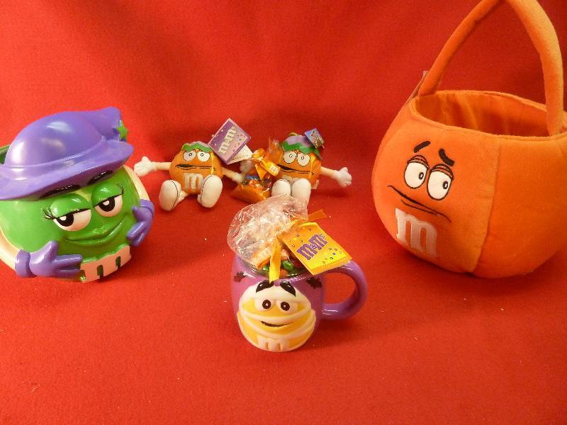 M&M Collectibles - Halloween