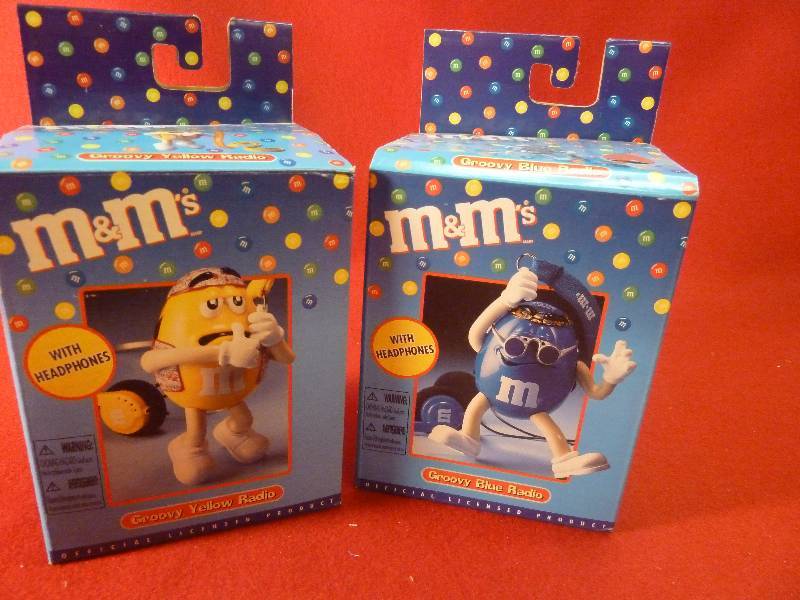 M&M's Groovy Blue Radio