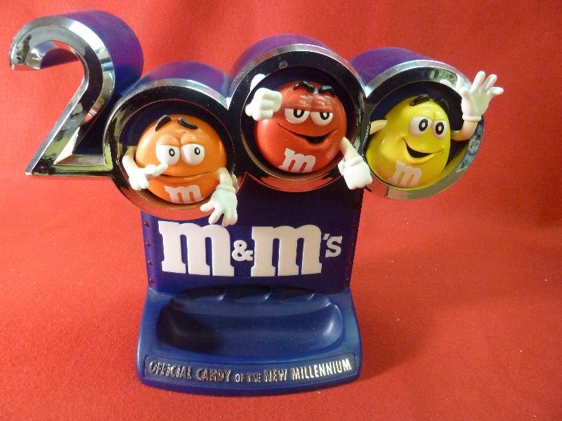 2000 Candy Dispenser