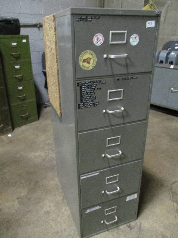 lot 47 image: Gray File Cabinet
