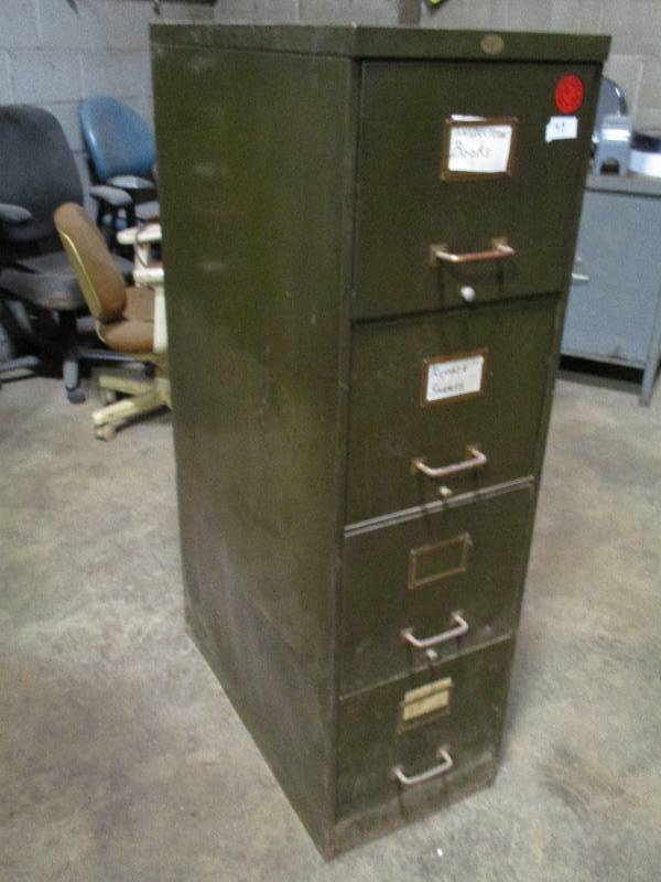 lot 49 image: Brown File Cabinet
