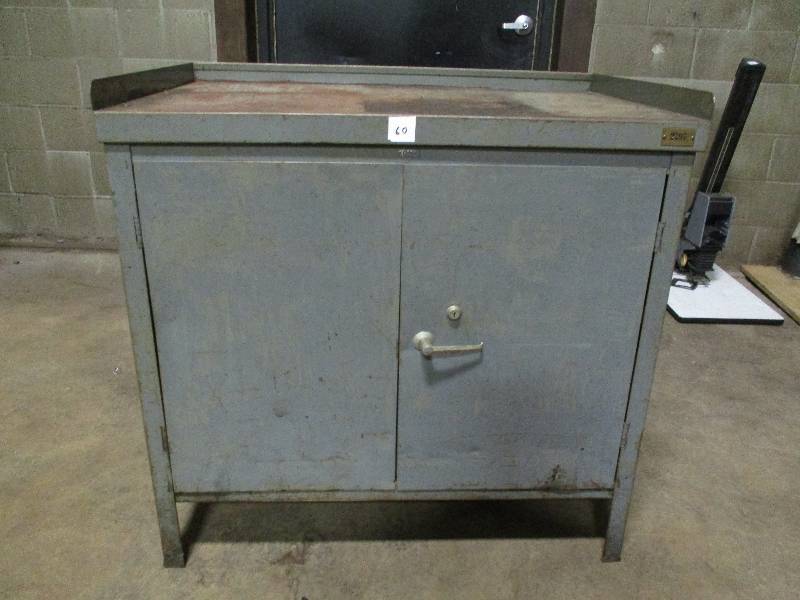 lot 60 image: Metal Cabinet