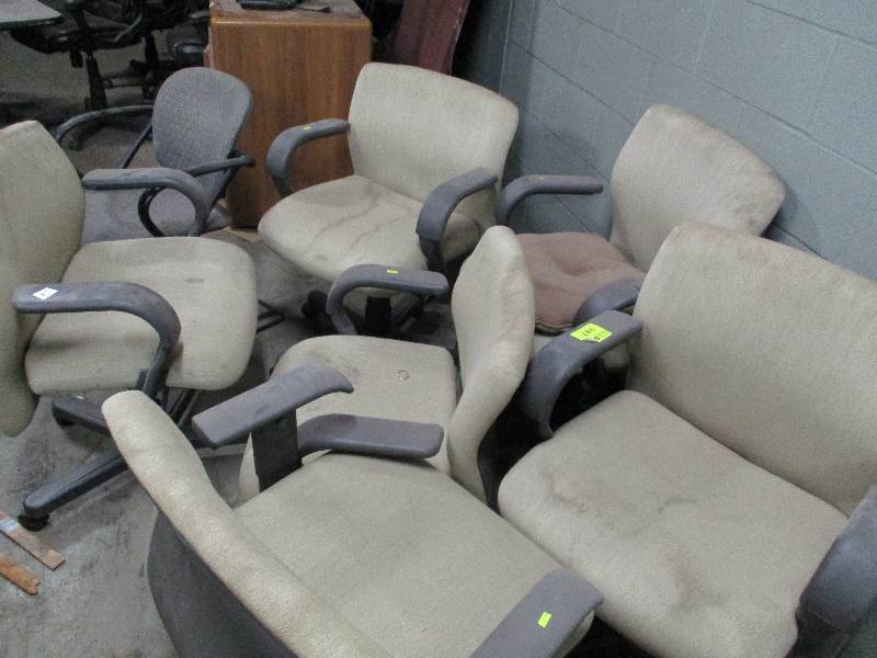 lot 86 image: 7 Office Chairs