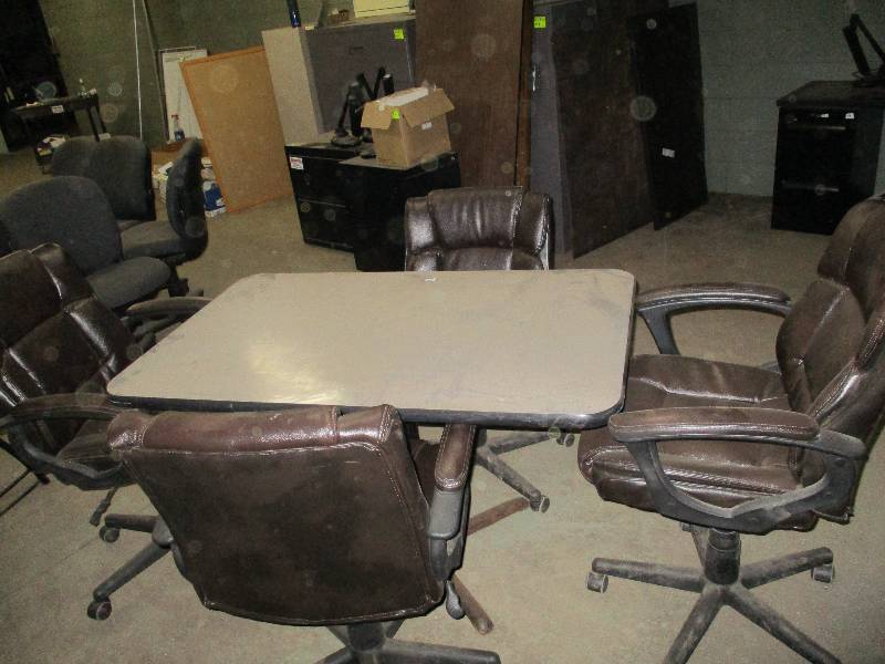 lot 90 image: Office Chairs & Table