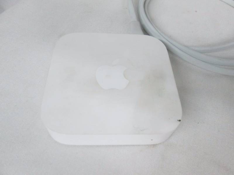 Apple AirPort Express Wi-Fi Base Station