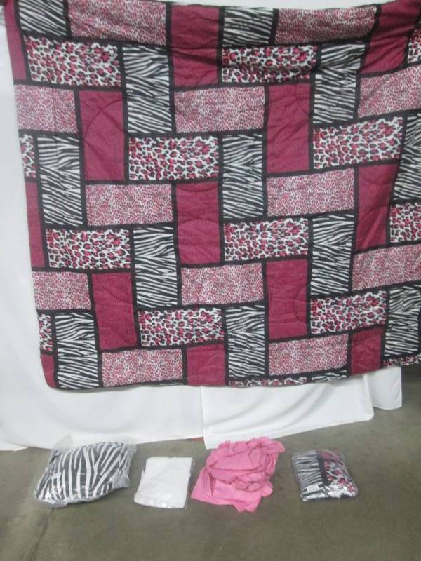Alcove Safari Pink 20-pc. Bedroom Set - Full