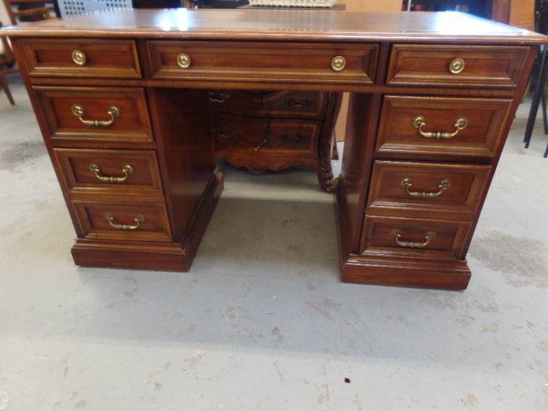 Traditional Desk