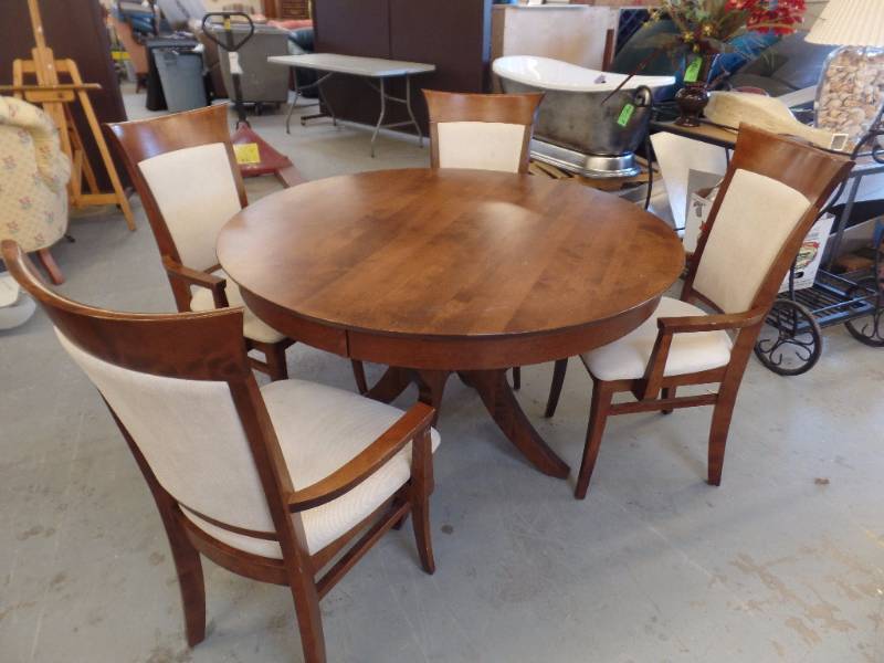 Dinning Table and Chairs