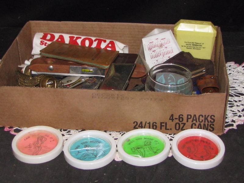 Advertising Lot with Pocket Knife